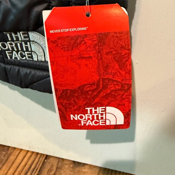 NEW North Face Thermoball ECO Black Puffer Trek Vest Mens Medium 3rd Party Logo - Picture 4 of 14